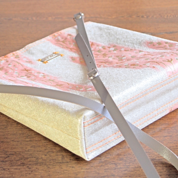 実例188 銀地袋帯 斜め掛けバッグ