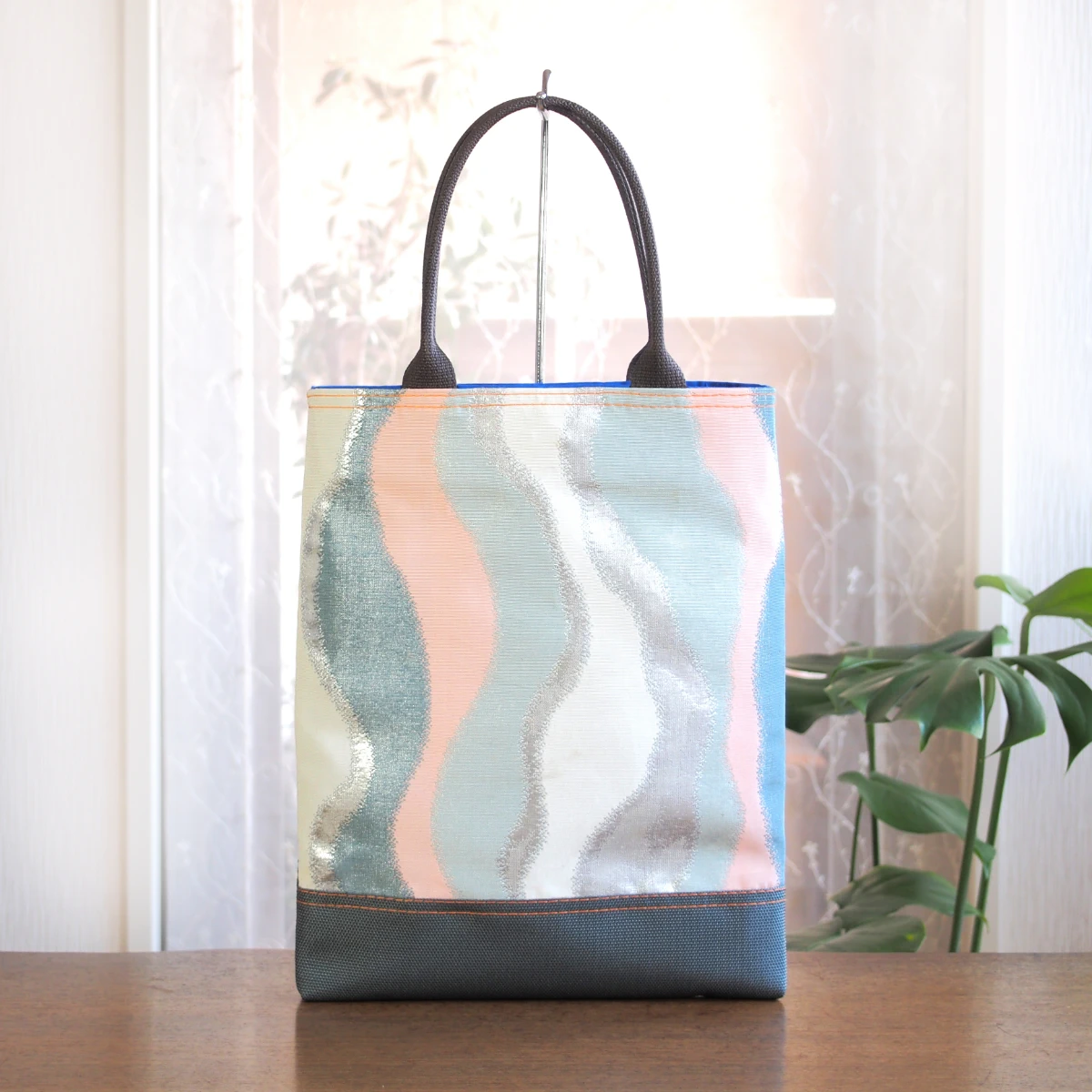 実例197 博多波柄帯 A4縦長手提げバッグ